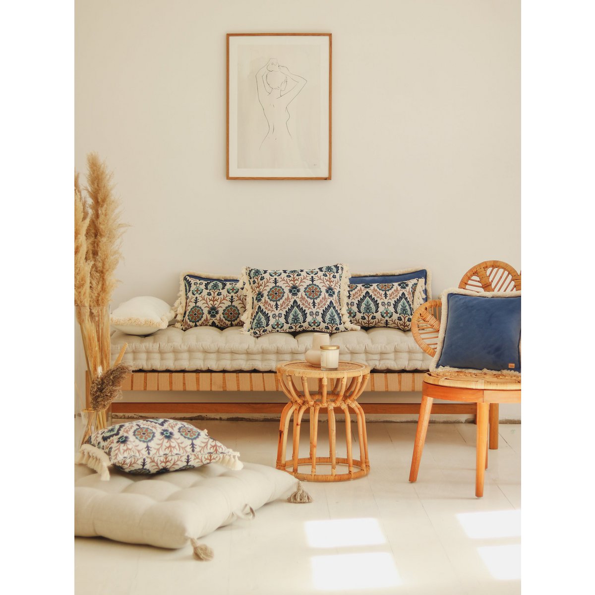 Pagalvė mėlyna vilkdalgė