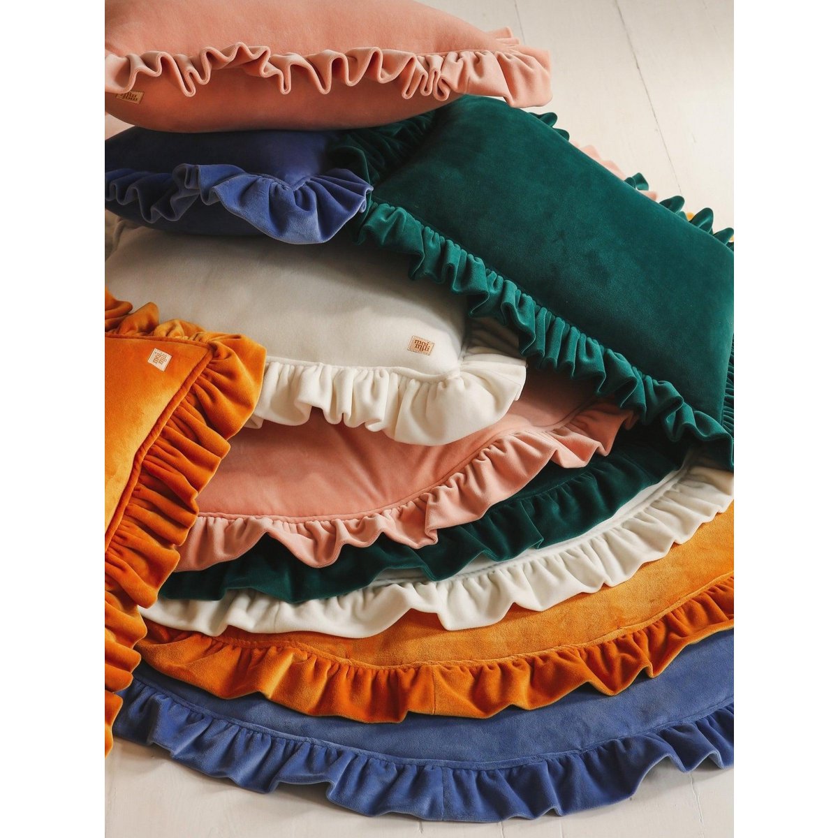 Pagalvė velvet balta