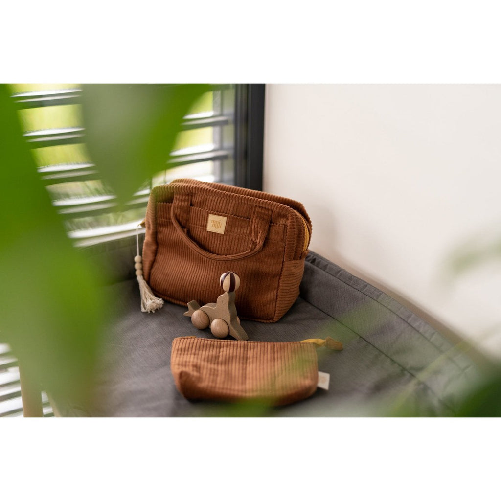 Karamelės spalvos kelioninių krepšių rinkinys