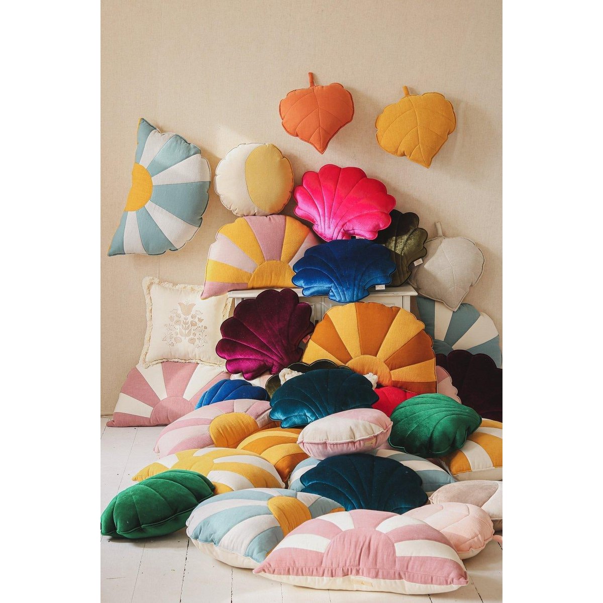 PAGALVĖS KIAULĖ AKSOMAS KHAKI PERL