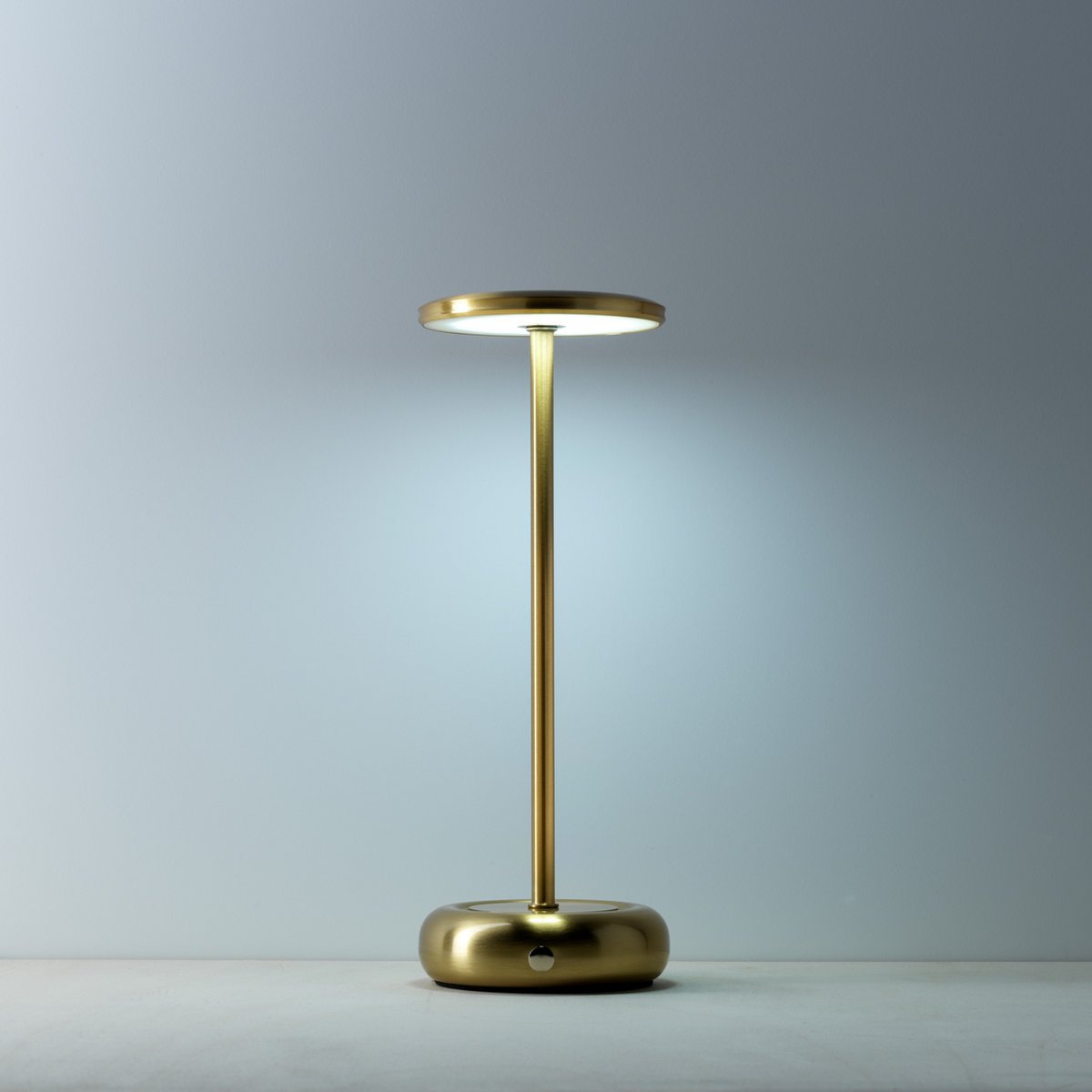 Table Lamp LED Smooth Operator