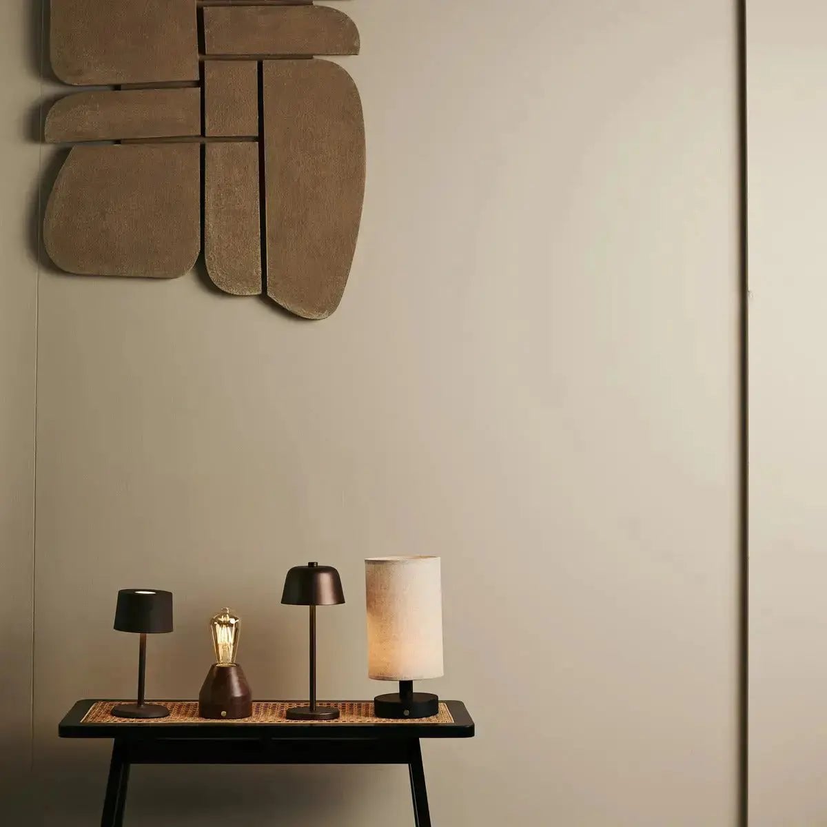 STALINĖ LEMPA DAVID MOCHA BROWN