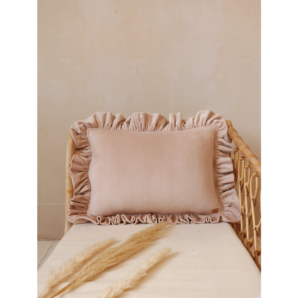 Aksominė latte pagalvė