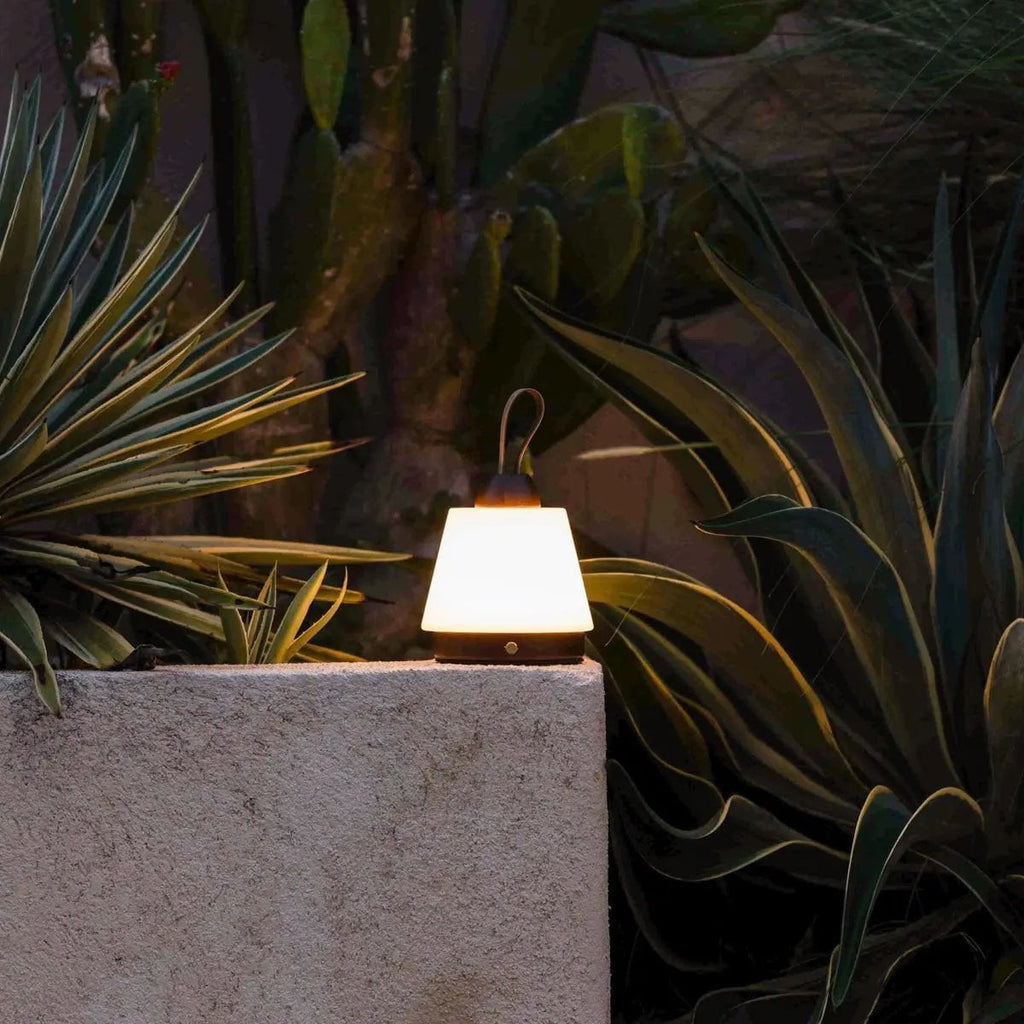 STALINĖ LEMPA LIV TAMSI RUDOS SPALVOS