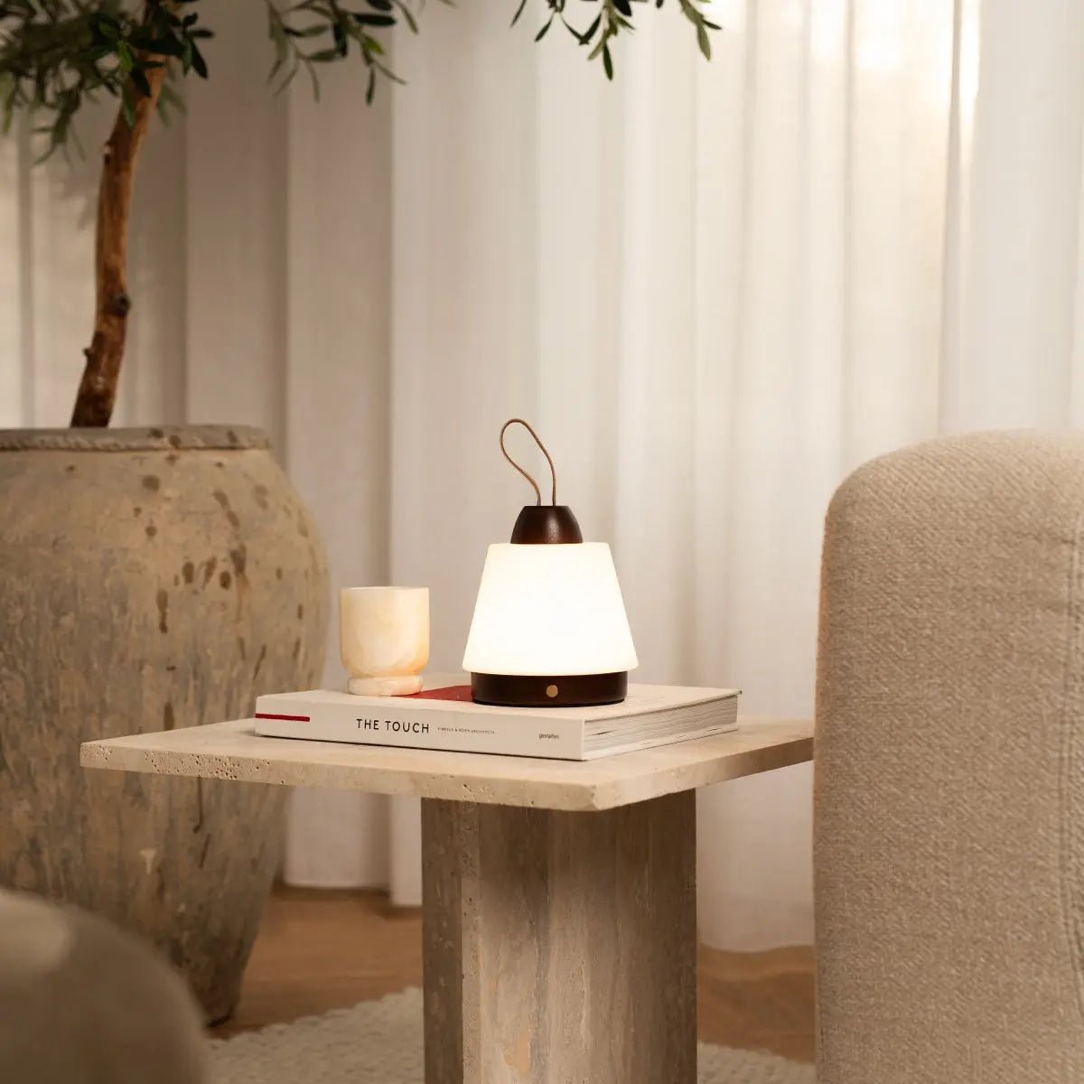 STALINĖ LEMPA LIV TAMSI RUDOS SPALVOS