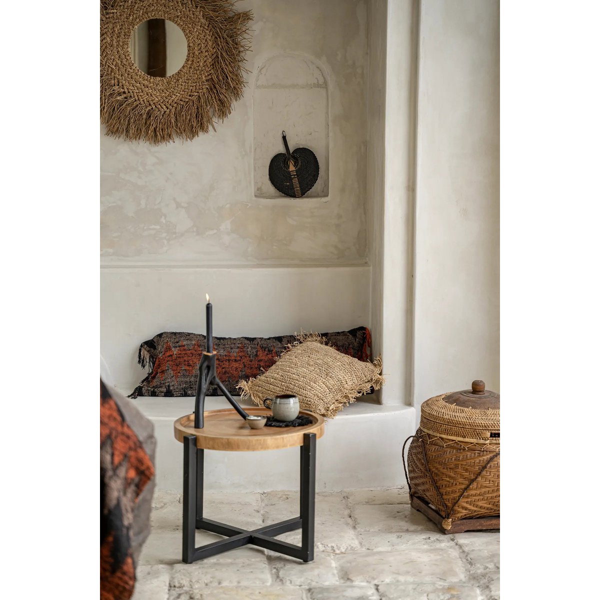 Žvakidė su trimis šakelėmis, juoda