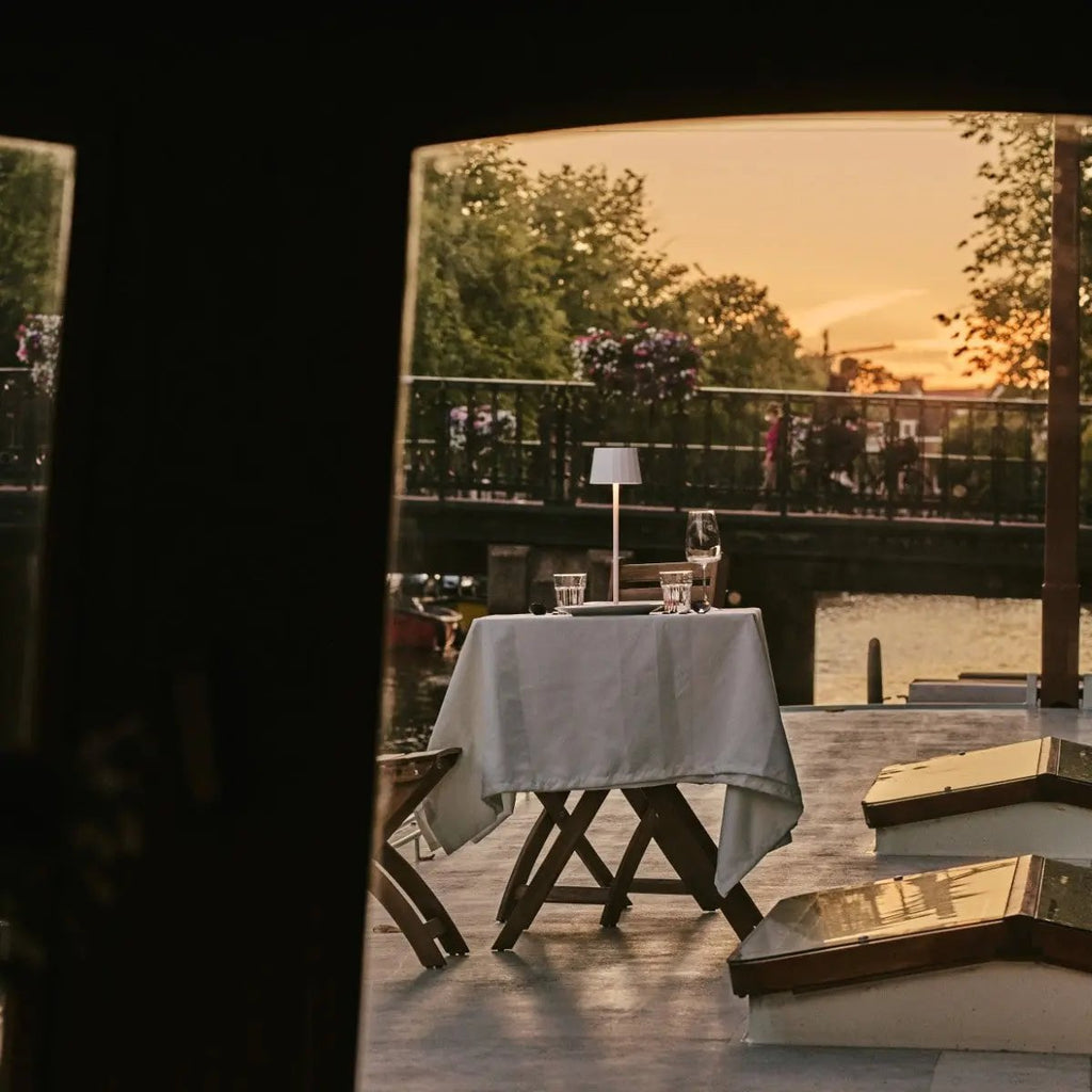 Galda Lampa William White