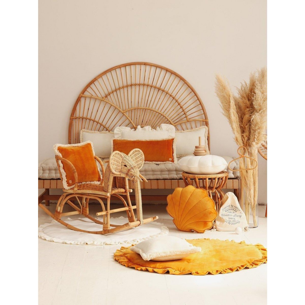 Pagalvė velvet balta