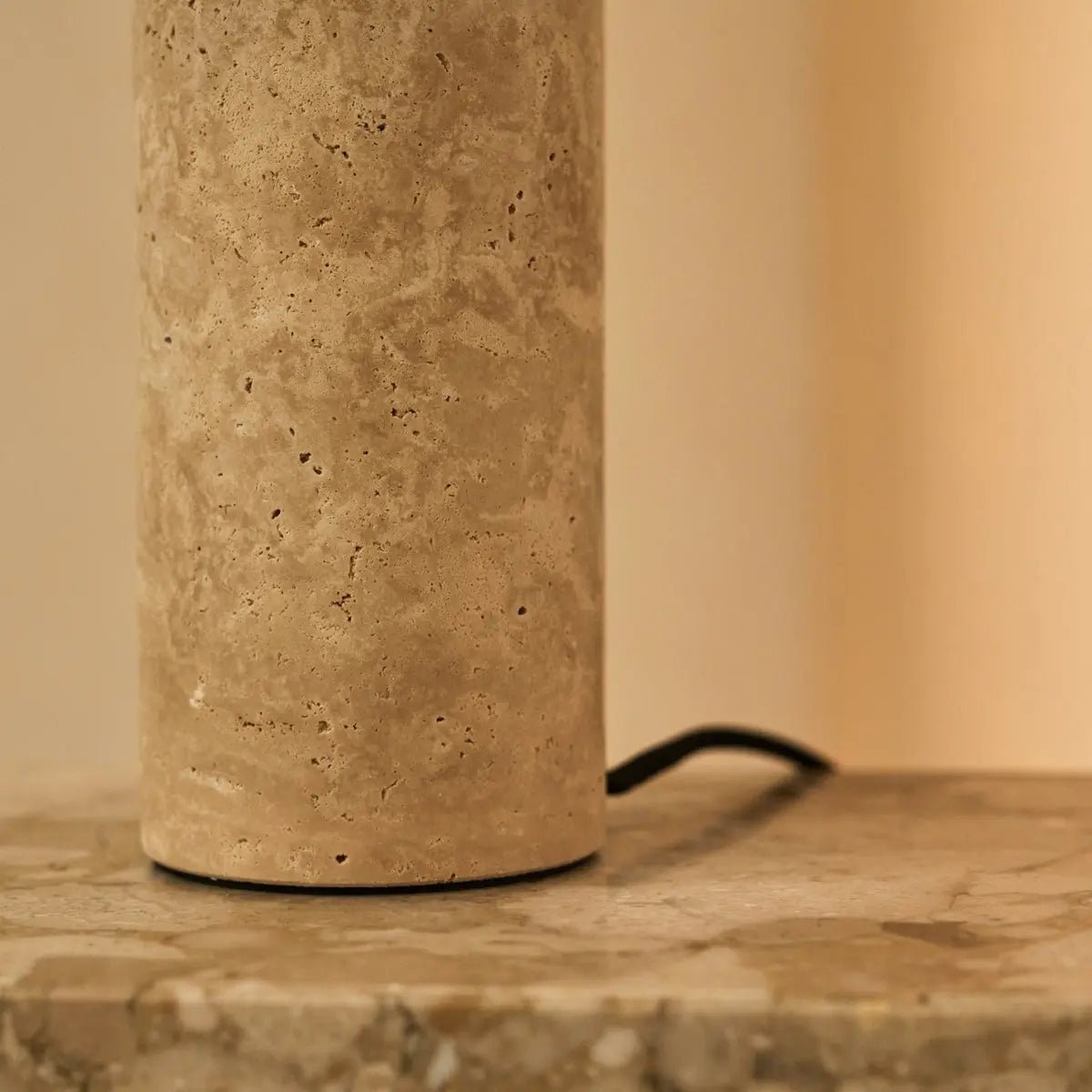 Table Lamp Nicolaas Travertine