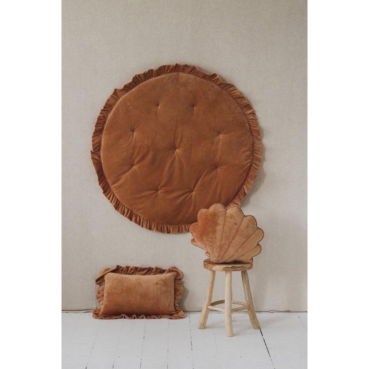 AKSOMINĖ KARAMELINĖ PAGALVĖ