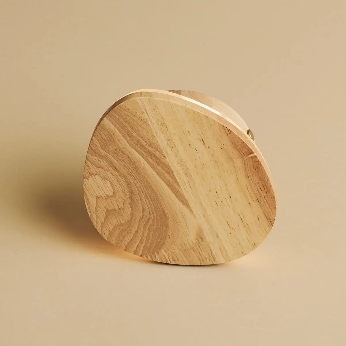 SIENINĖ LEMPA LULU ŠVIESIAI RUDOS SPALVOS