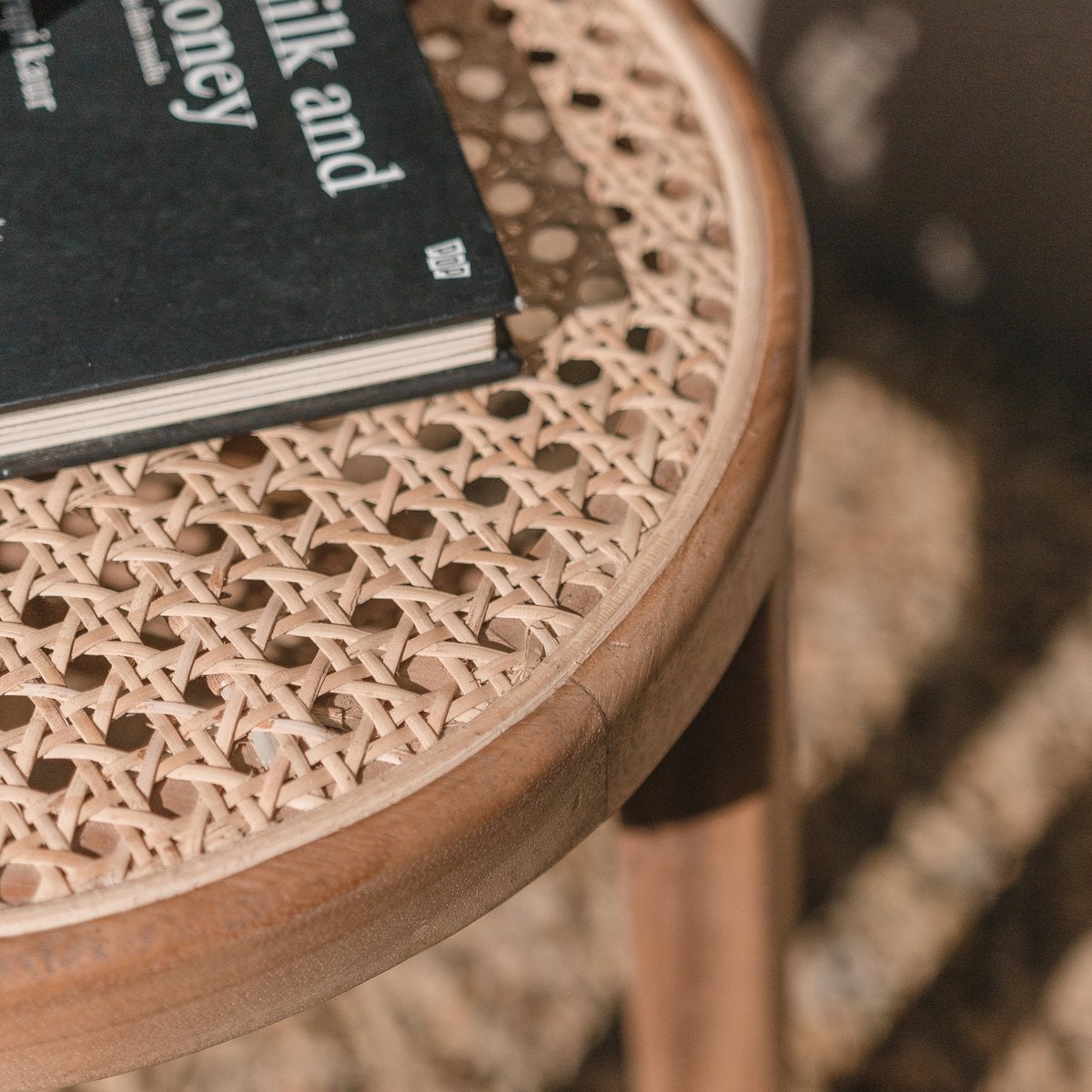 Karamino rotango stalas