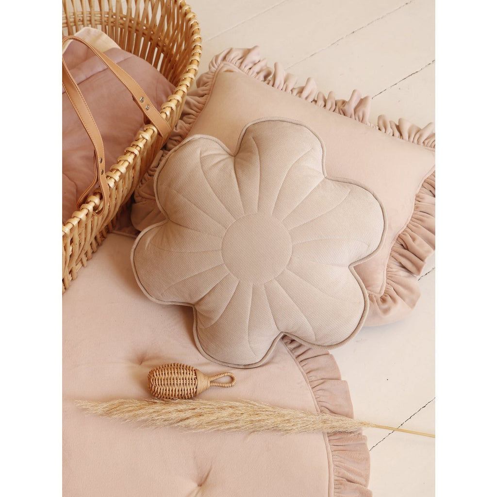 Aksominė latte pagalvė