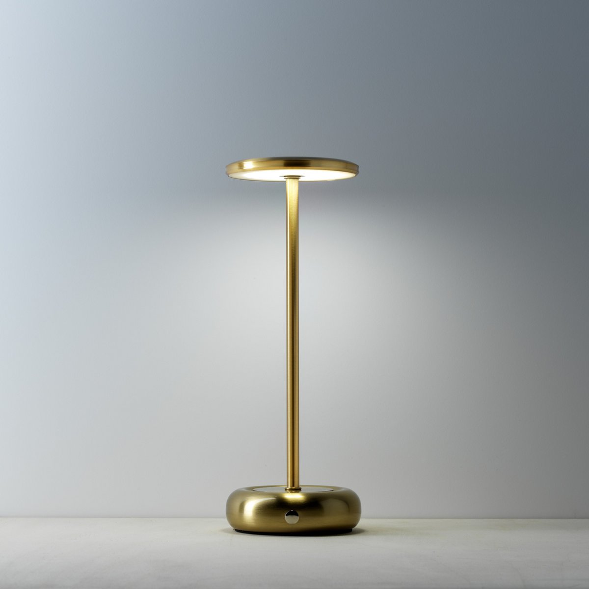 Table Lamp LED Smooth Operator