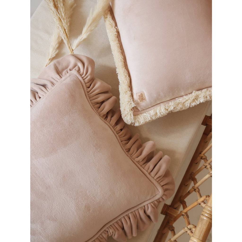 Aksominė latte pagalvė